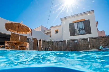 Bura Surfhouse