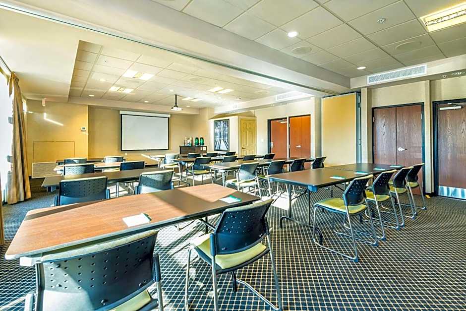 Quality Inn & Suites Petawawa