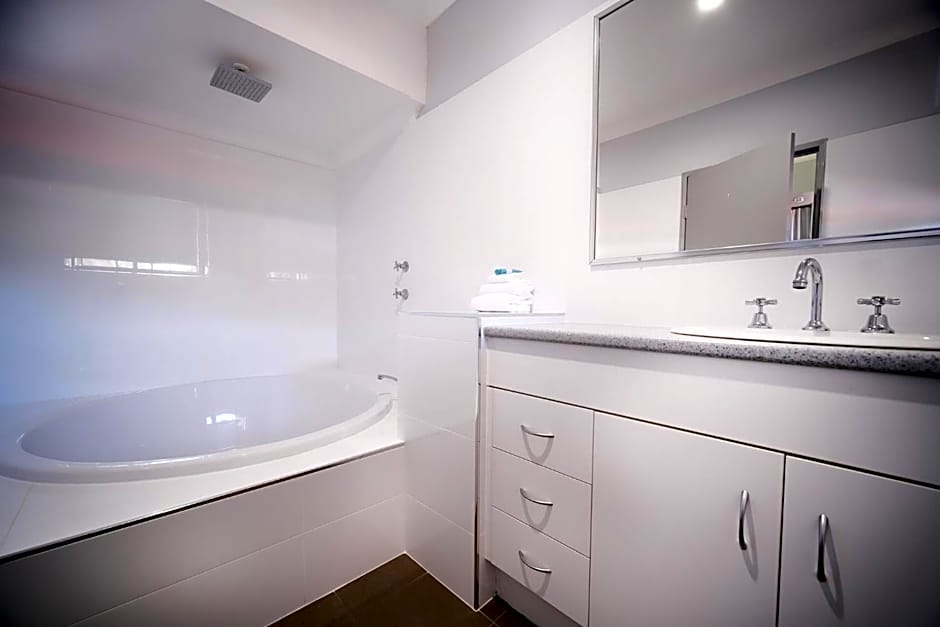 Island Palms Motor Inn