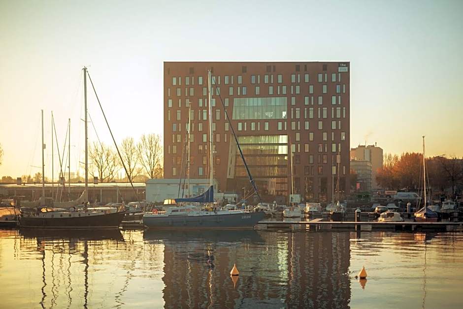Holiday Inn - the niu, Fender Amsterdam By IHG