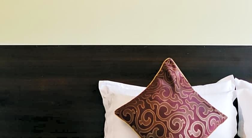 J Suites Hotel