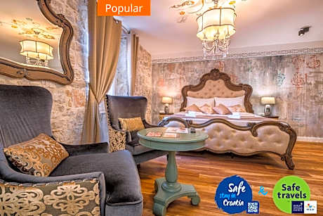 Plaza Marchi Old Town