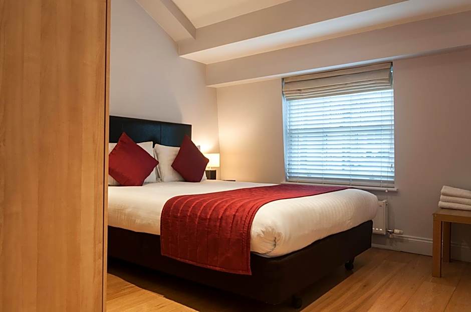 12 London Street Apartments