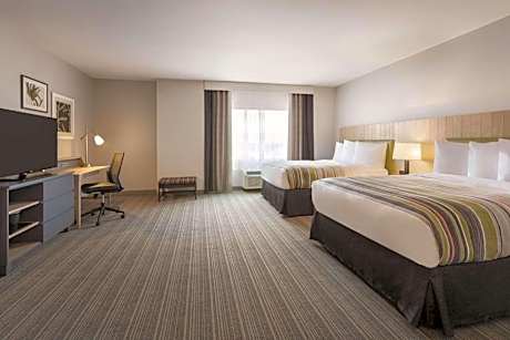 Queen Suite with Two Queen Beds and Roll-In Shower - Disability Access/Non Smoking