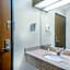 Super 8 by Wyndham Paris IL