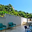 Hotel Larimar
