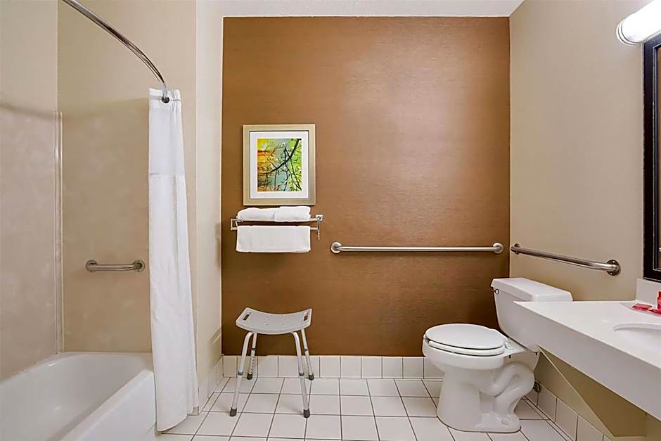 AmericInn by Wyndham Minot