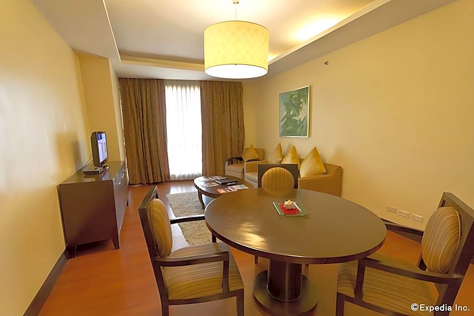 Crown Regency Hotel & Towers