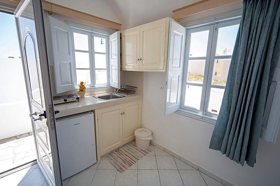 Ianthe Apartments & Villa