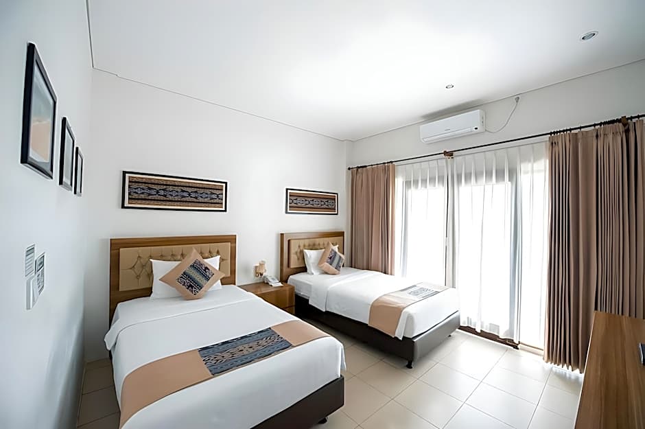 La Cecile Hotel and Cafe