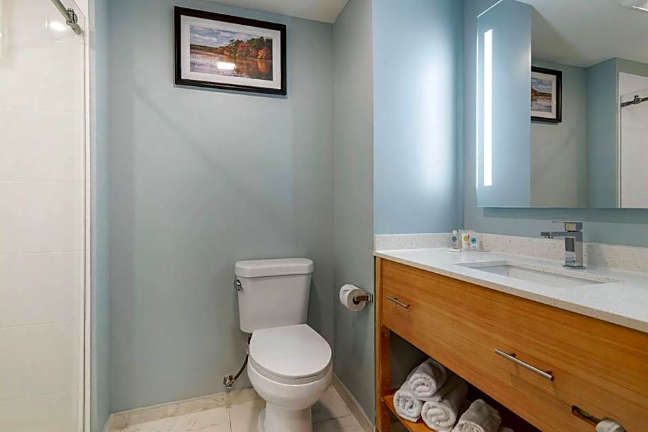 Casco Bay Hotel Portland Airport - Maine Mall, an Ascend Collection Hotel