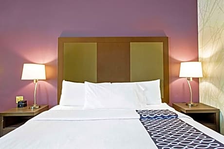 1 King Bed, Deluxe 1 Bedroom Suite, Non-Smoking
