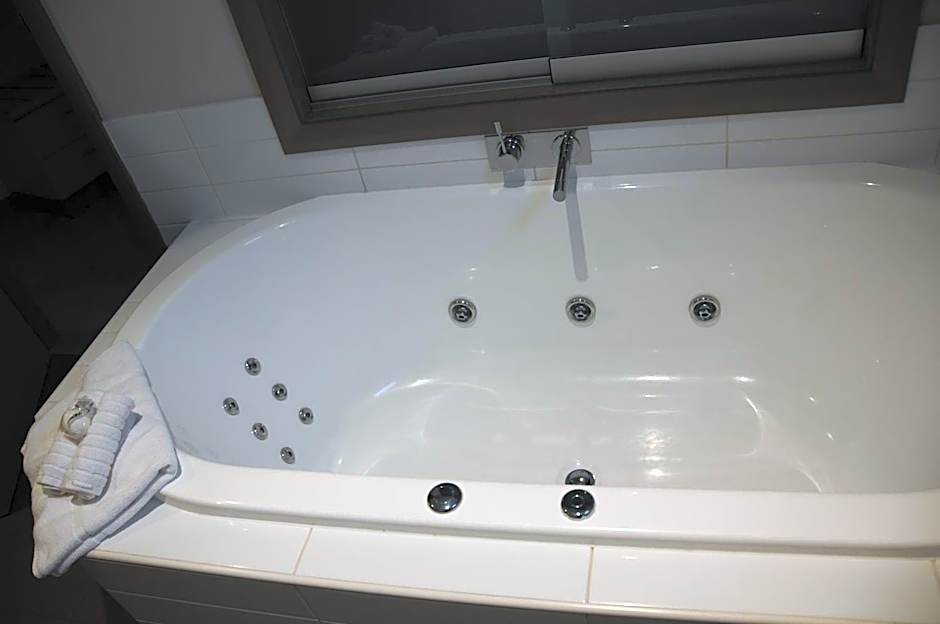 Saltair Luxury Accommodation - Adults Only