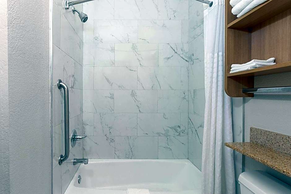 Microtel Inn & Suites By Wyndham Panama City