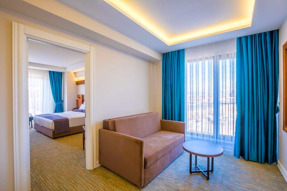 Karpalas City Hotel & Spa