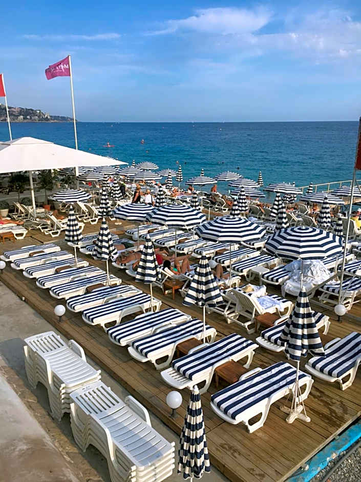 Studio carré d'or situé à 50 m de la plage