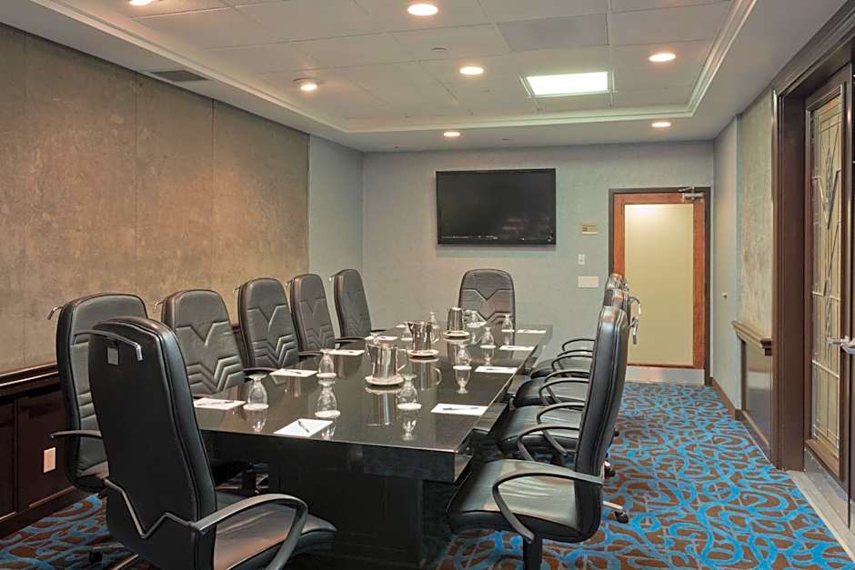 DoubleTree by Hilton Chatsworth