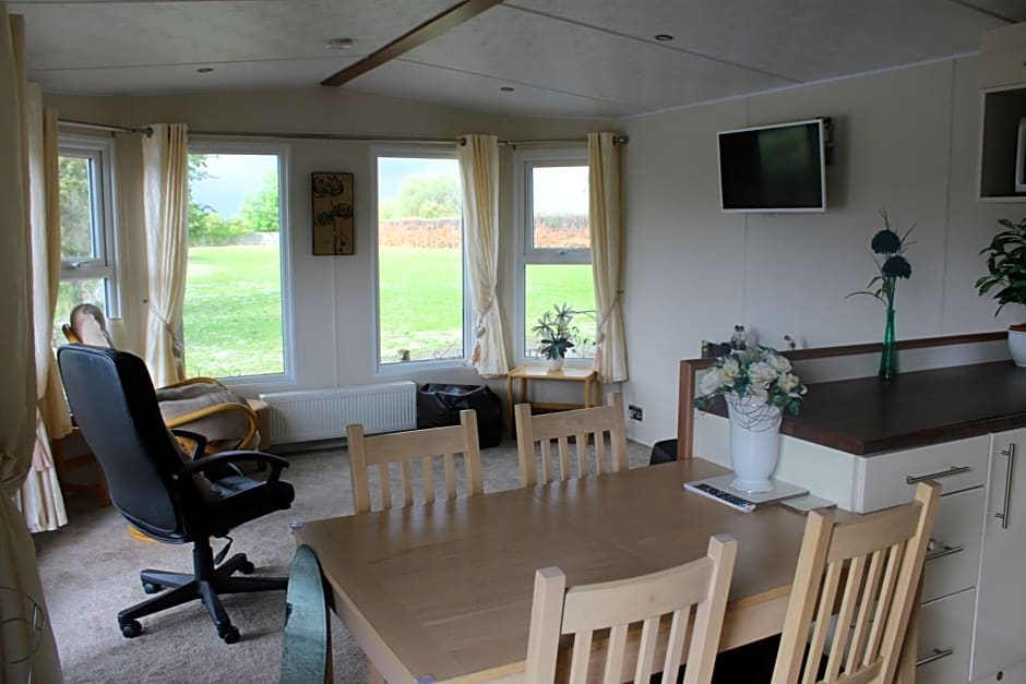 Marshlands Lakeside Nature Retreat