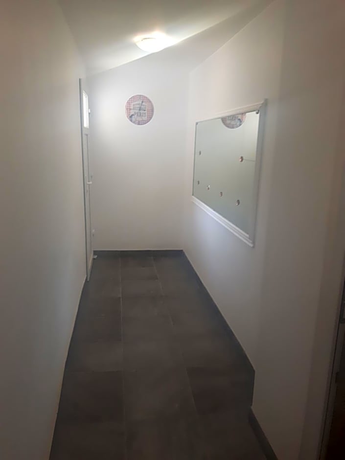 "Aux Portes de CDG"