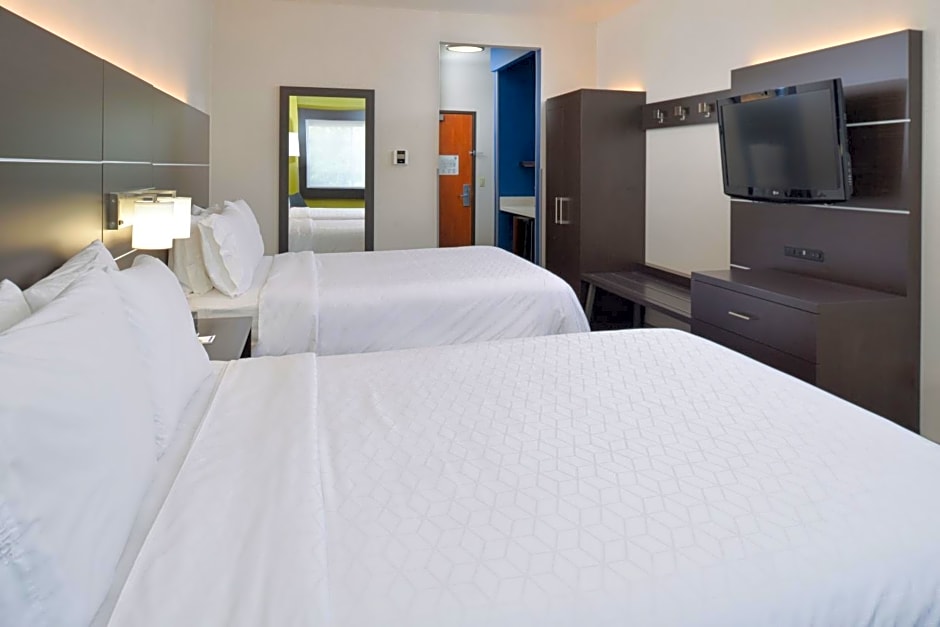Holiday Inn Express Madera By IHG