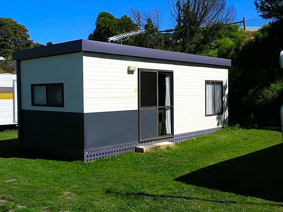 Lakeside Tourist Park