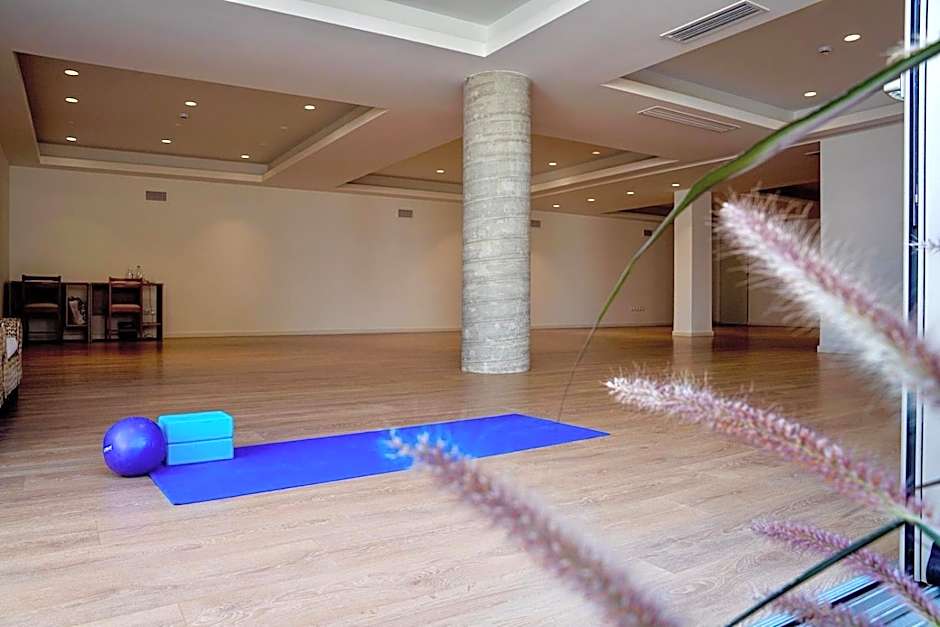 Maritimo Beach Hotel