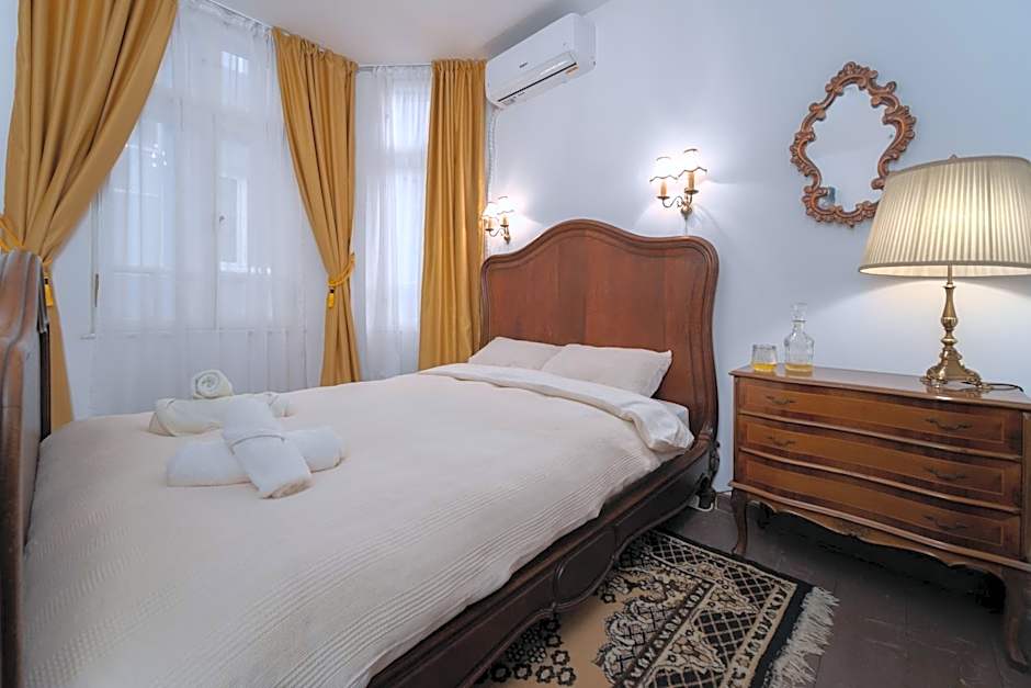 Beehive Hotel and CoWorking