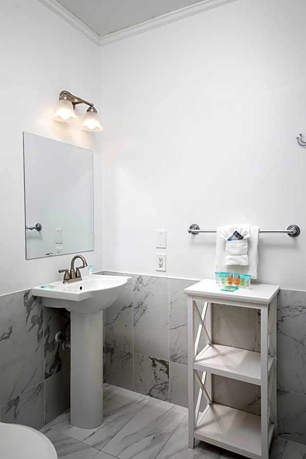 Southernmost Inn Adult Exclusive