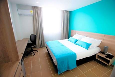 Standard Queen Room