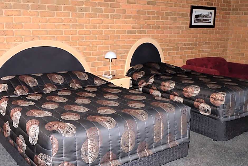 Charles sturt motor inn