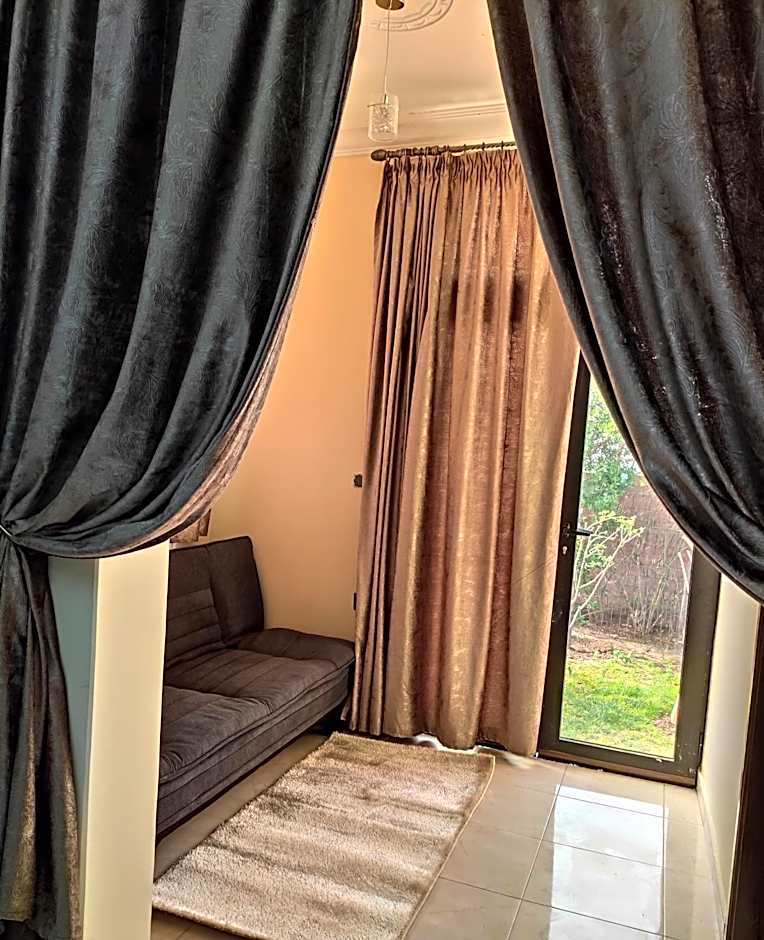 Equi Palace & SPA Near Aeroport