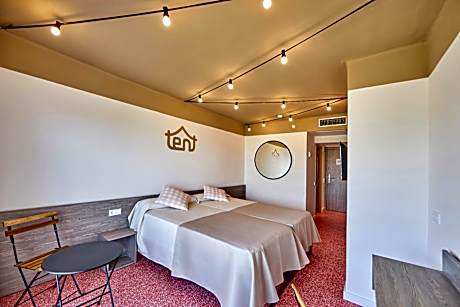 Superior Room (2 Adults + 1 Child) - Unlimited Brunch