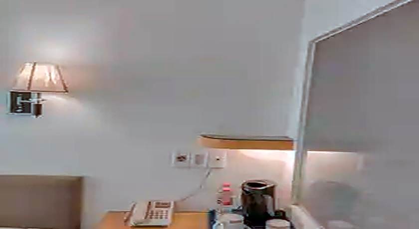 Dewarna Hotel Arifin