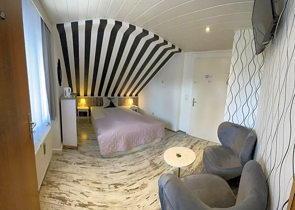 LA Boutique House