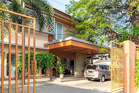 RedDoorz Plus Syariah near Java Supermall Semarang 2