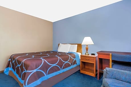 1 Queen Bed Non-Smoking