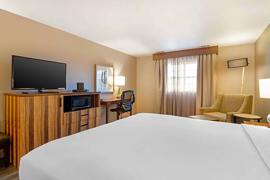 Best Western Cedar Inn And Suites