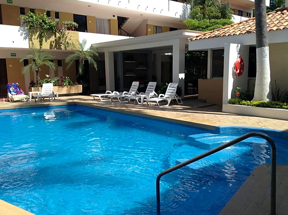 Hotel Azteca Inn