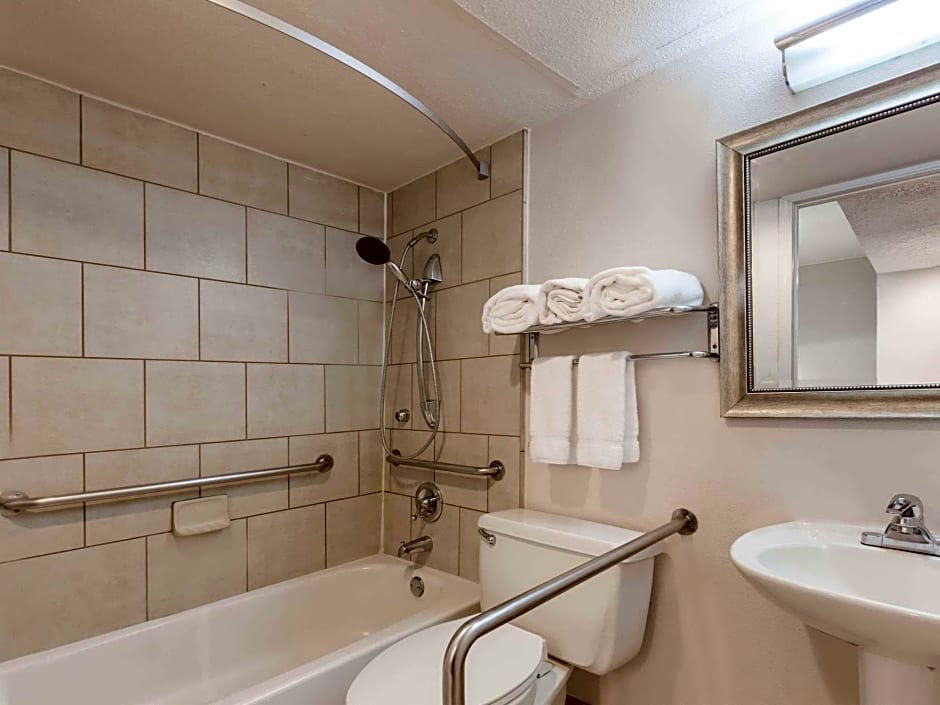 Hawthorn Extended Stay by Wyndham Dallas