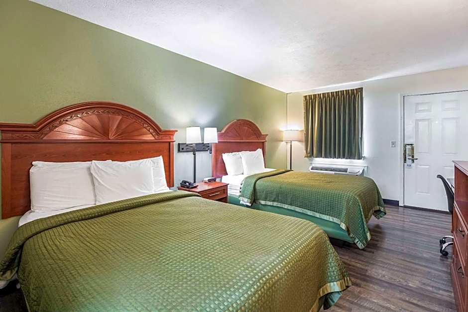 Photo 1 of 3 of 2 Double Beds, Smoking