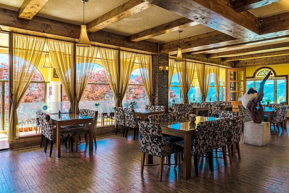 Egmont Mountain House