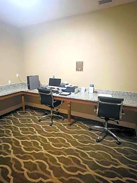 Comfort Inn Hebron-Lowell Area