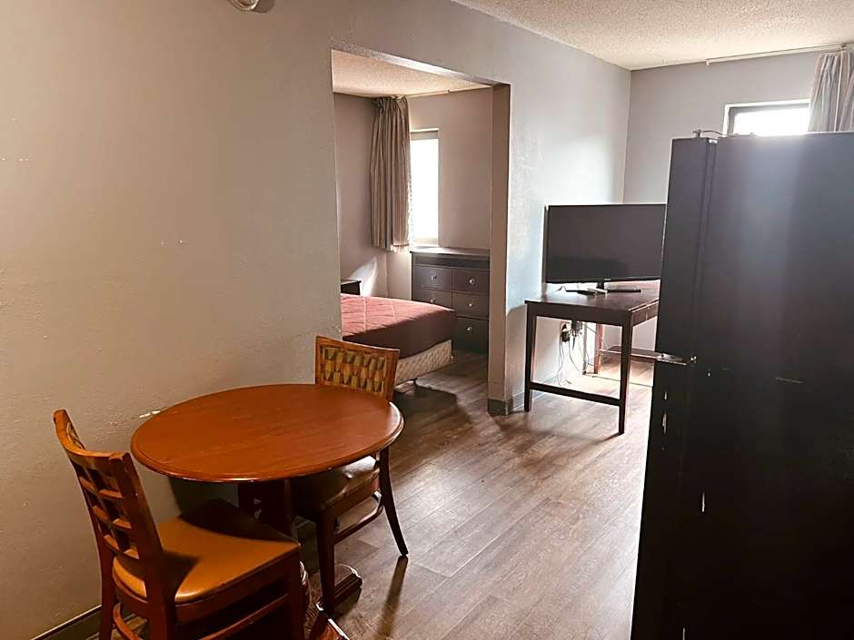 Palace Inn & Suites - Newport News/Jefferson Ave