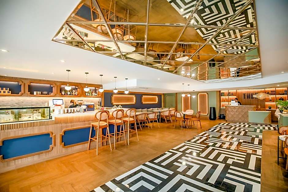 Thee Bangkok Hotel by TH District