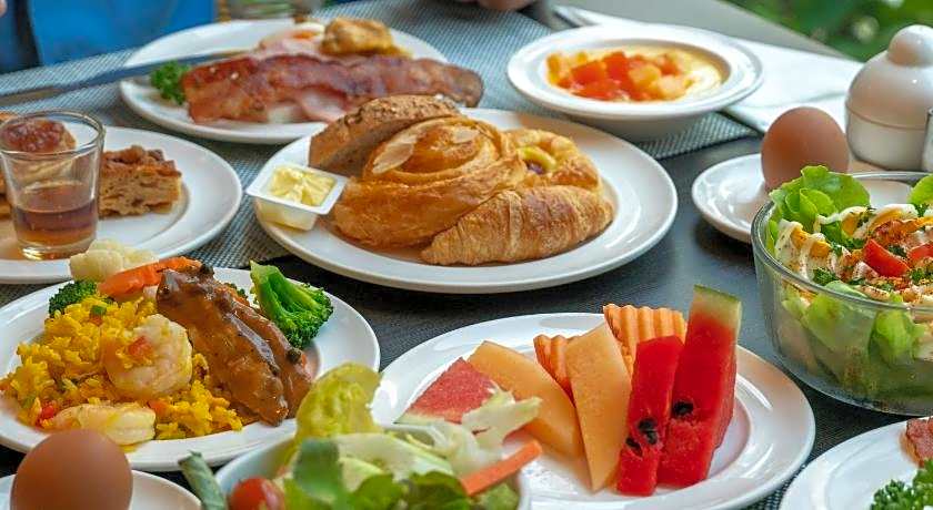 Novotel Living Bangkok Sukhumvit Legacy