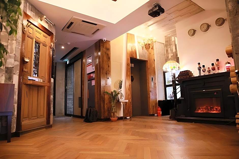 February Boutique Hotel Hwanggeum