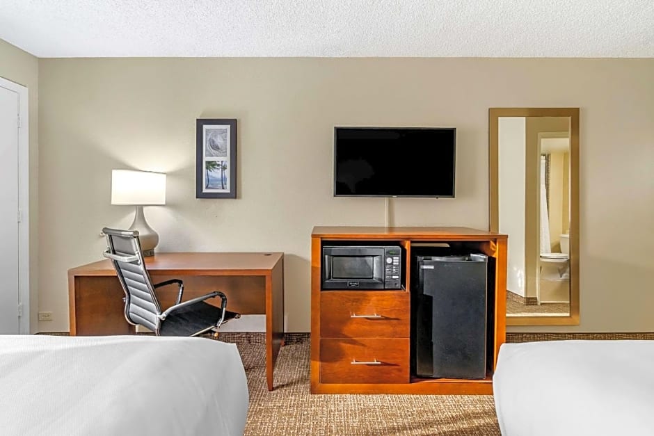 Comfort Inn & Suites St. Pete - Clearwater International Airport