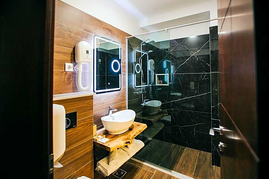 Lostrita - Pastravarie, Hotel & SPA