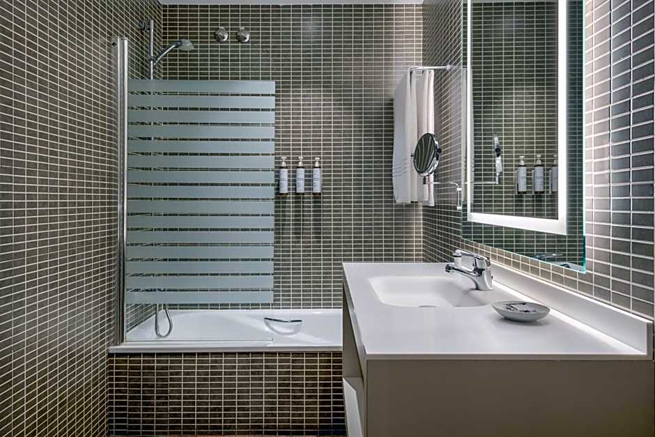 AC Hotel by Marriott Recoletos