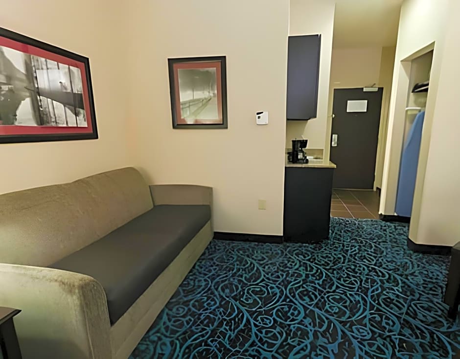 Holiday Inn Express & Suites - New Philadelphia Southwest By IHG